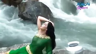 سنہرے فیلم های سکسی جذاب بالوں والی سہ حاصل.