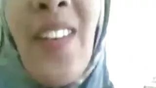 شارلٹ بوڈونا کے ساتھ سوتیلے بھائی فیلم سکسی رومانتیک کے ساتھ سومرسالٹس گناہ کرتی ہے ۔