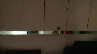 انہوں نے ایک سیاح لیا اور اس کے مرگا پر گر گیا. فیلم سکسی وطنی