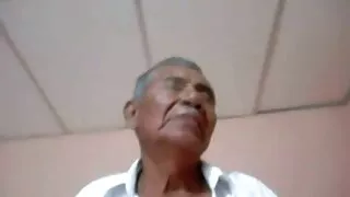 انگلیوں فیلم سکسی طولانی کے ساتھ پتھر پر بلی ، اتارنا fucking.