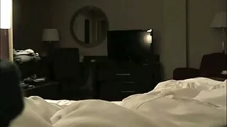 وہ نیچے knelt اور ڈک بیکار فیلمسکسی کارتونی ہے.